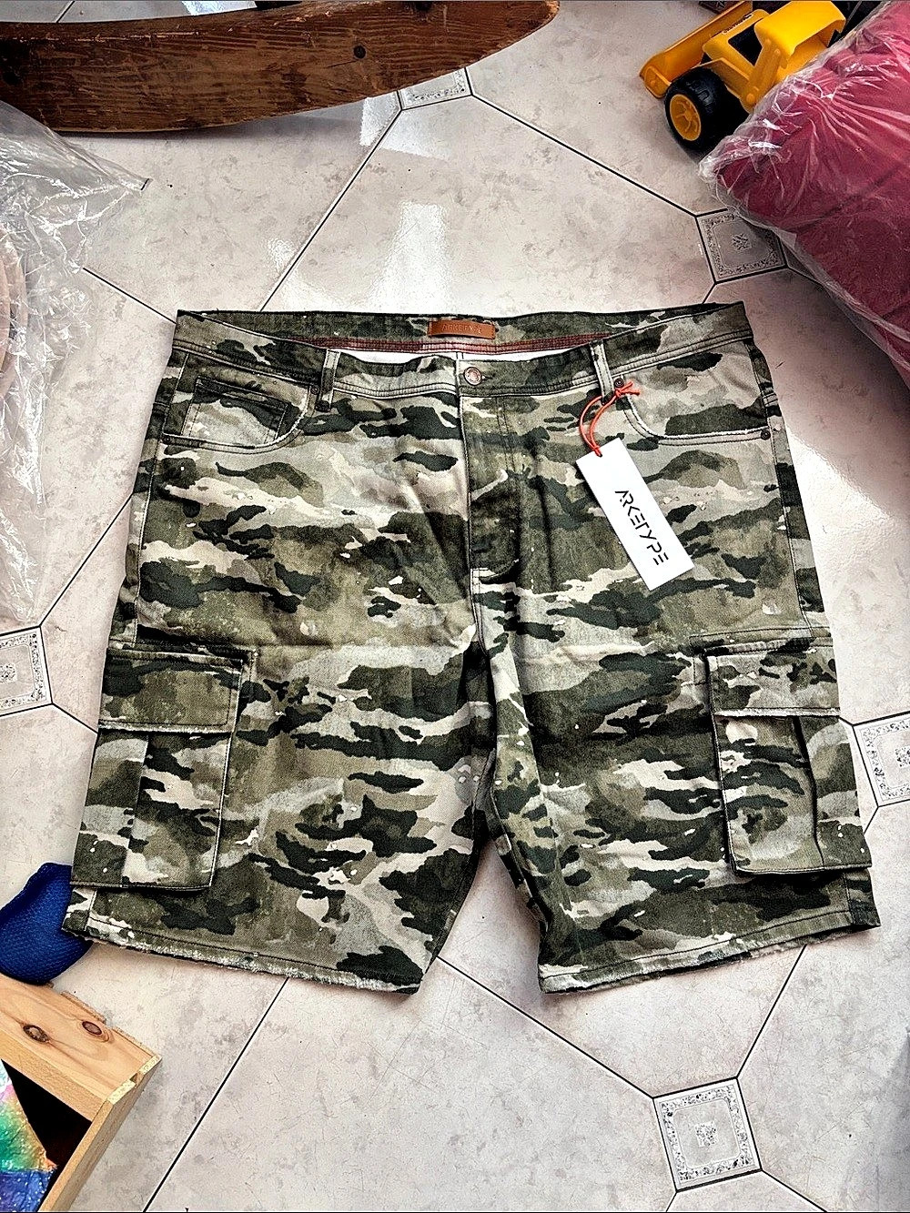 Arketype Men's Camo Cargo Shorts